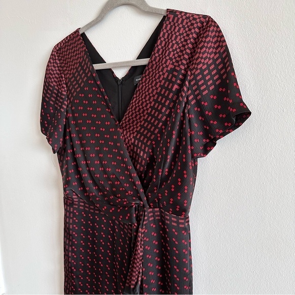 Club Monaco Tarteen scarf print V-neck faux wrap black and red dress size 6 - Picture 5 of 8